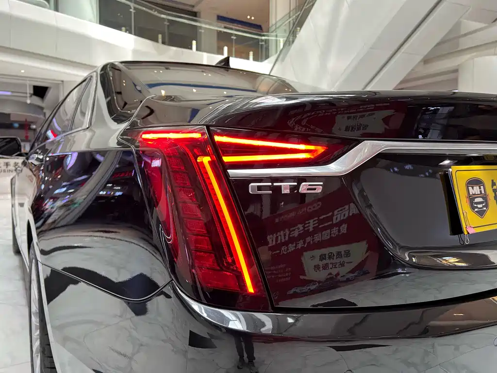CADILLAC CT6