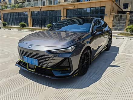 长安UNI-V 2022款 1.5T 运动版