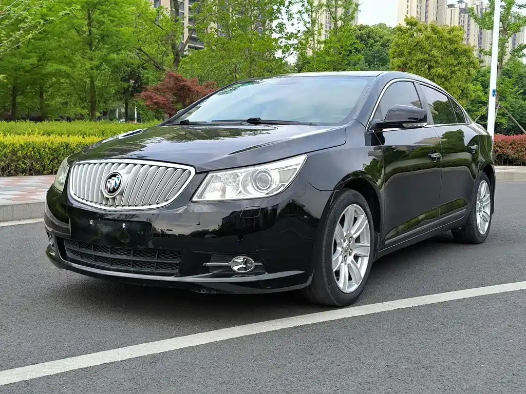 Buick LaCrosse 2011