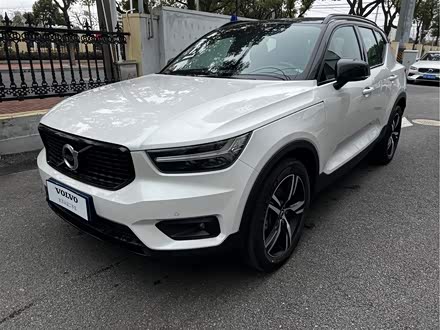 沃尔沃XC40 2020款 T4 四驱智雅运动版