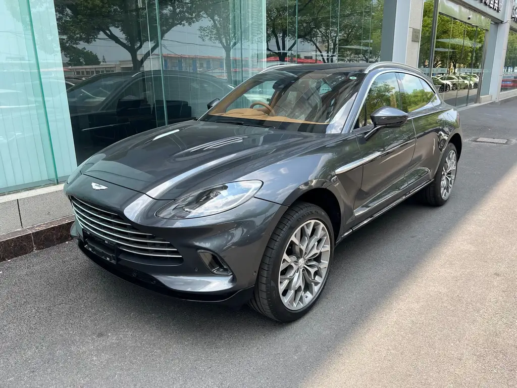 ASTON MARTIN  DBX