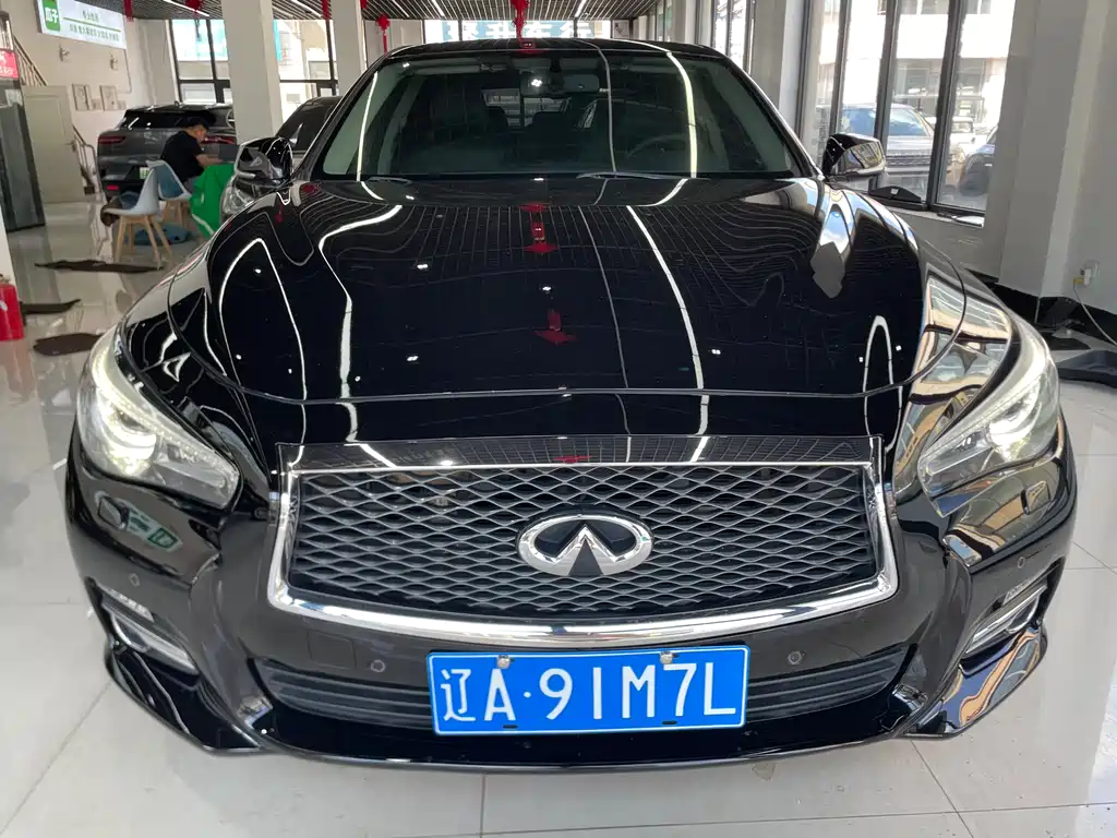 INFINITI Q50L