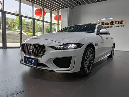 捷豹XEL 2020款 2.0T 200PS R-DYNAMIC S进取运动版
