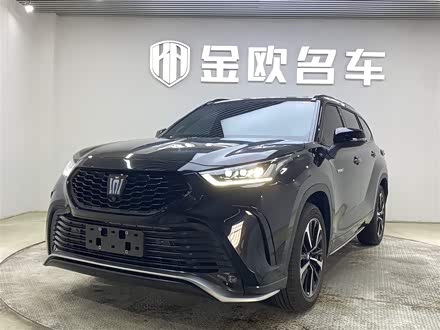 皇冠陆放 2022款 2.5L HEV四驱尊贵版