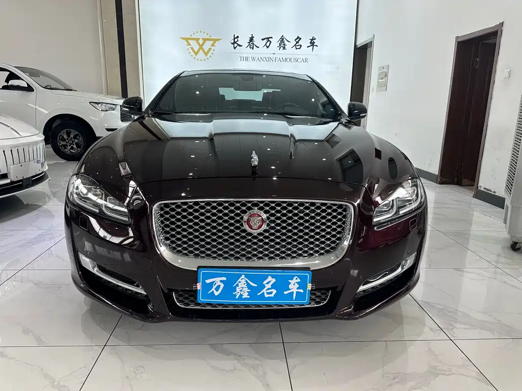 JAGUAR XJ