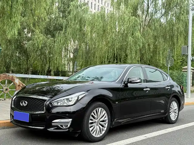 INFINITI Q70 2018