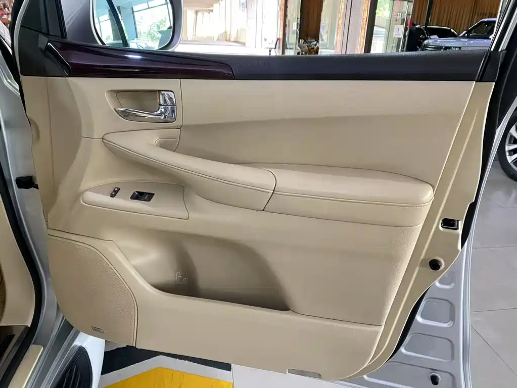 Lexus LX 2009 570