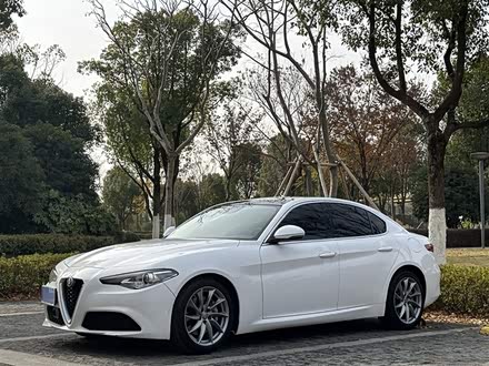 Giulia朱丽叶 2017款 2.0T 280HP 豪华版