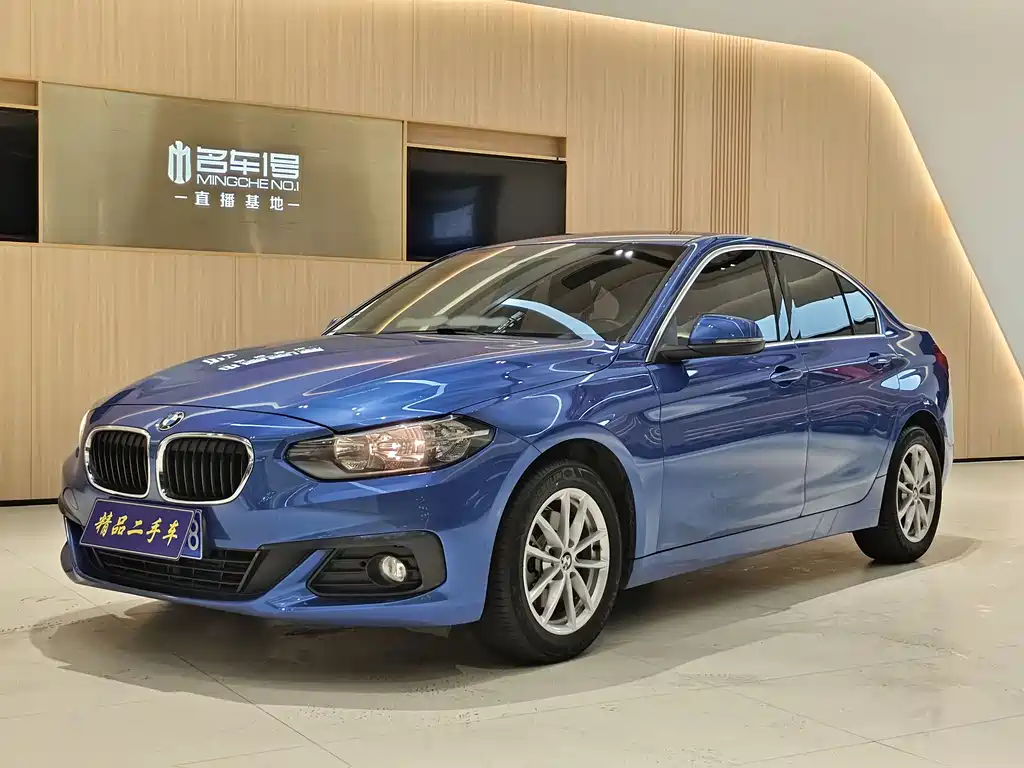 BMW  1 SERIES