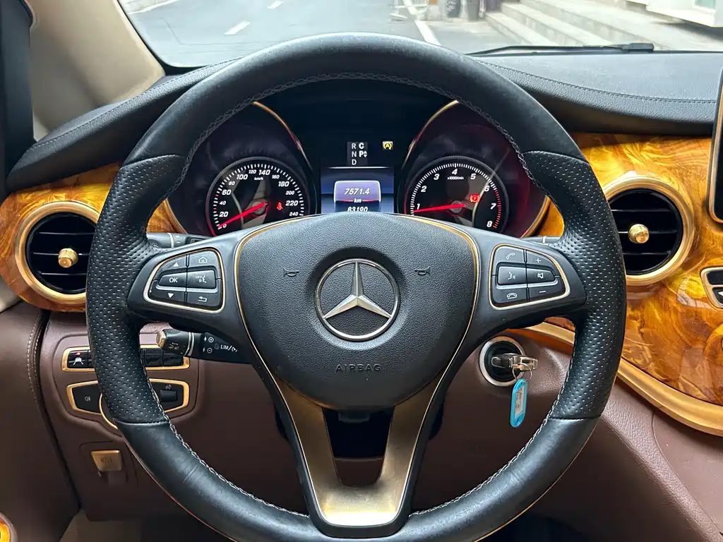 MERCEDES-BENZ V CLASS