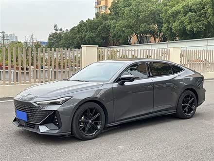 长安UNI-V 2022款 1.5T 卓越型