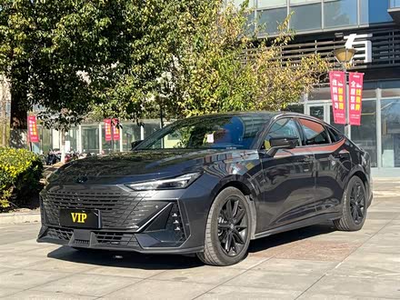 长安UNI-V 2022款 1.5T 尊贵型