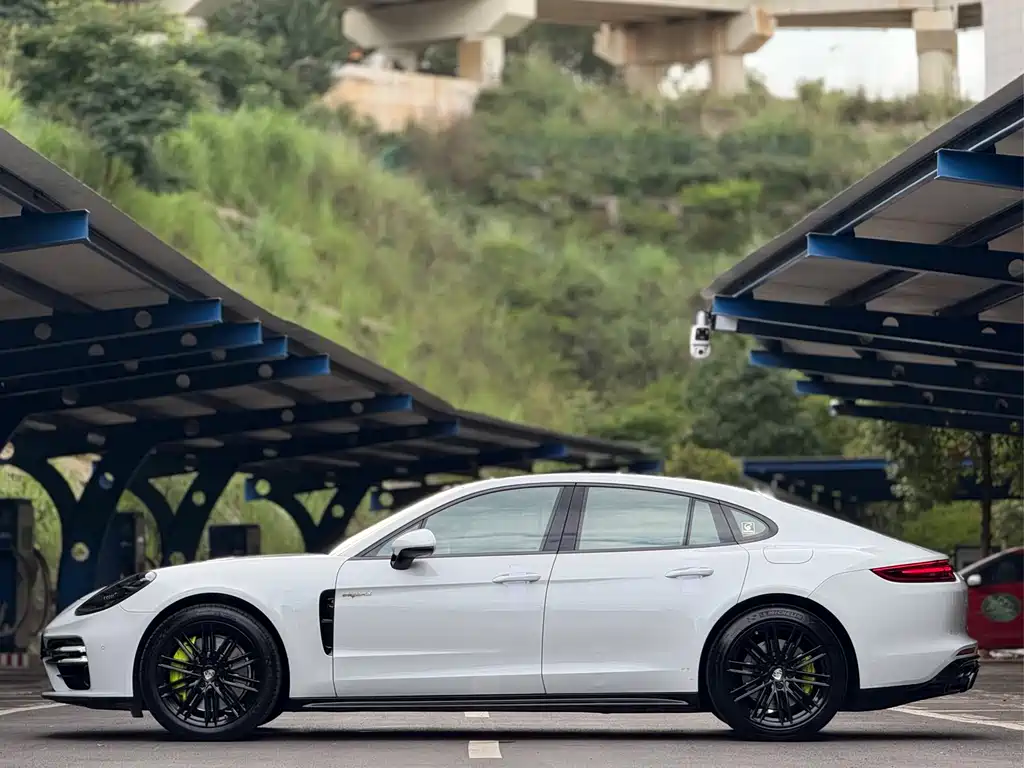 PORSCHE PANAMERA NEW ENERGY