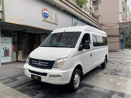 上汽大通MAXUS V80 2021款 2.0T 手动经典傲运通长轴中顶6/7/8/9座