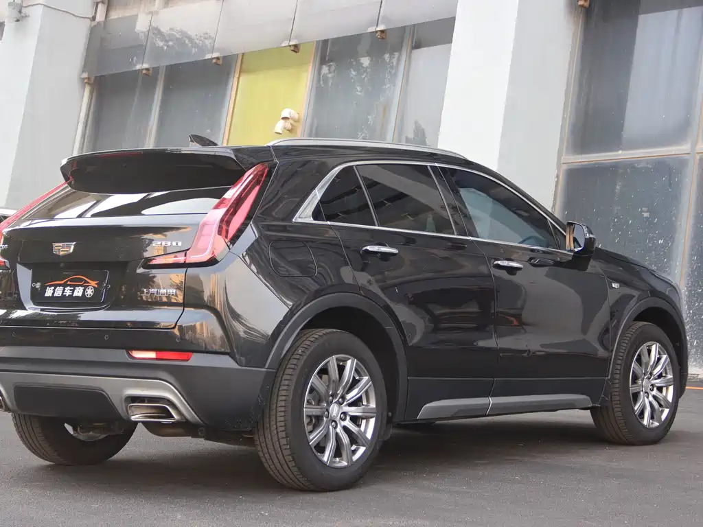 CADILLAC XT4