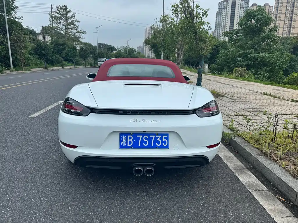 PORSCHE 718