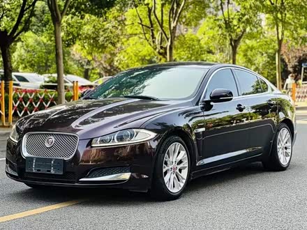 捷豹XF 2015款 XF 2.0T 风华版
