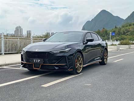 长安UNI-V 2022款 1.5T 运动版