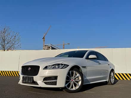 捷豹XF 2016款 XF 2.0T 两驱R-Sport运动版
