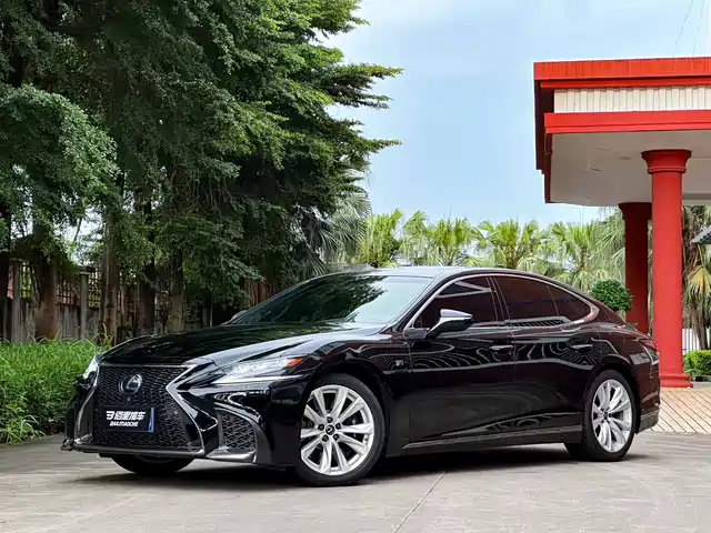 LEXUS  LS 2018