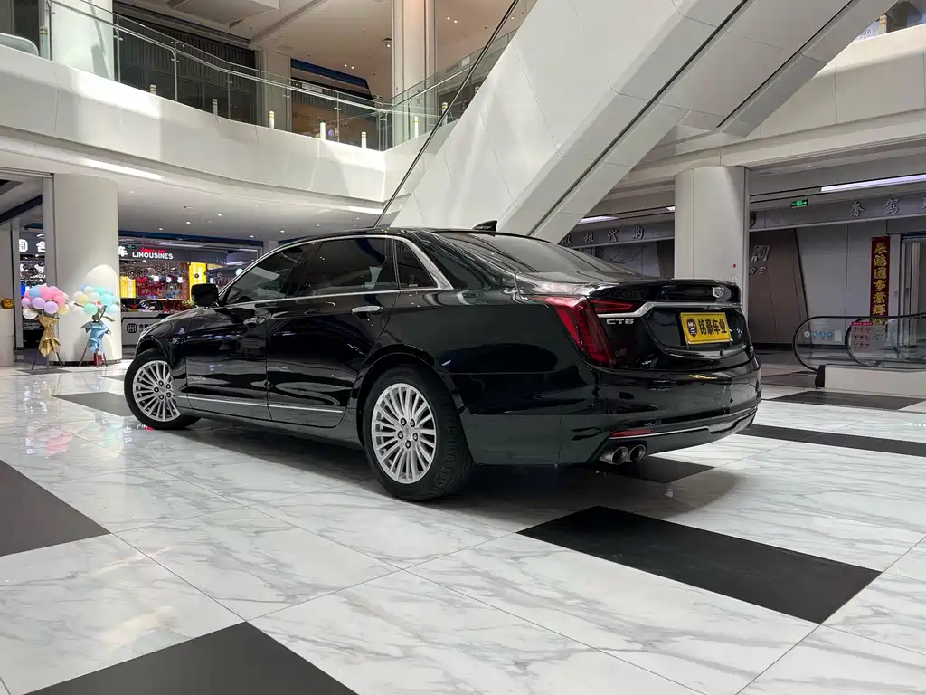 CADILLAC CT6
