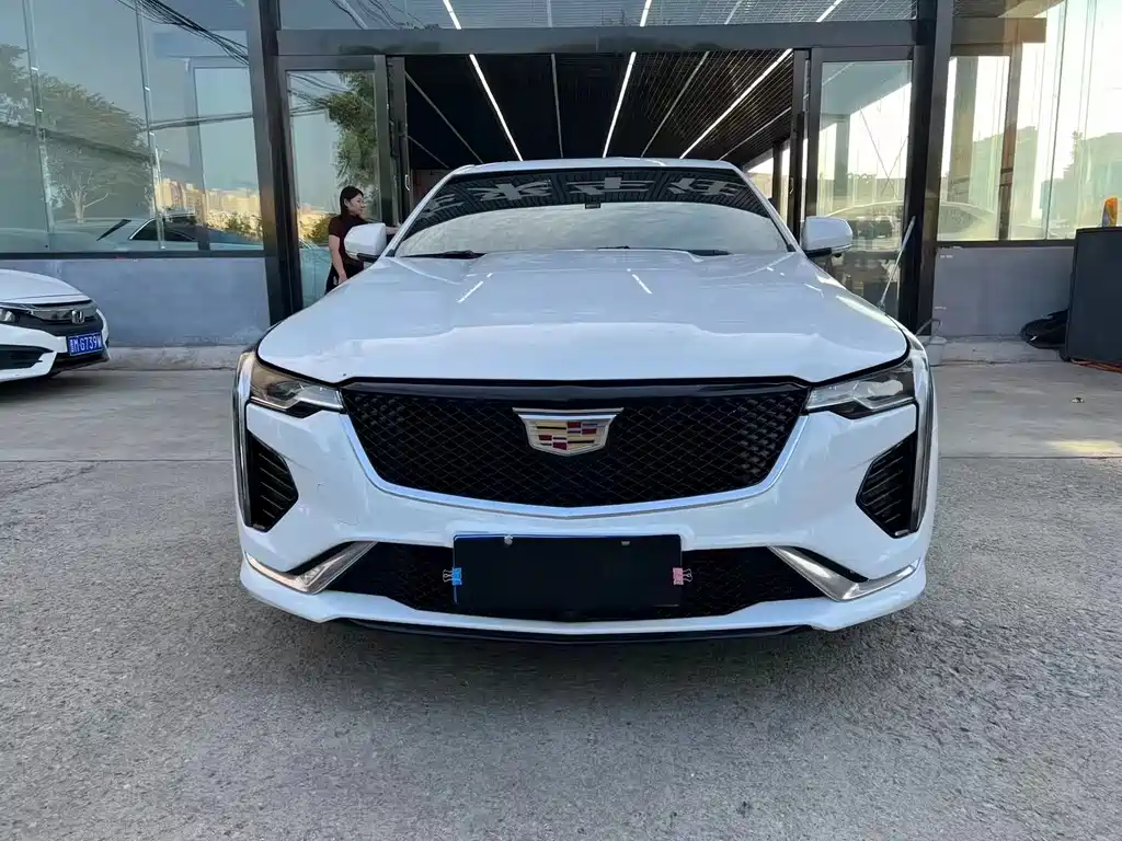 CADILLAC CT4