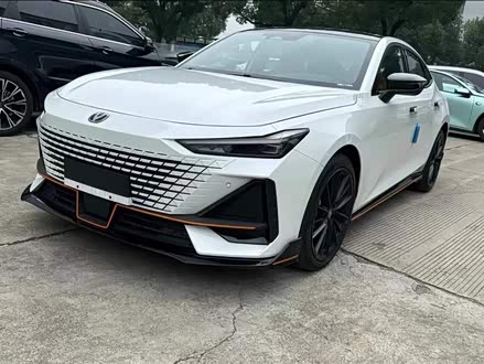 长安UNI-V 2022款 1.5T 尊贵型