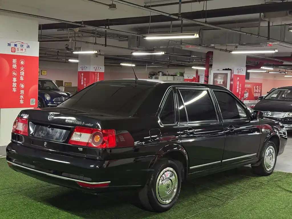 Volkswagen Santana 09 1.8 MT Comfort