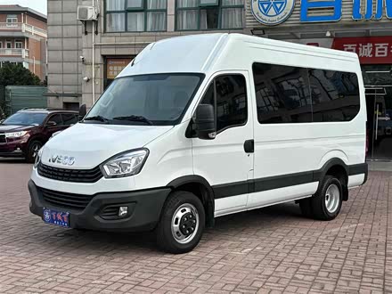 依维柯欧胜 2021款 2.0T 手动超瑞长轴短悬高顶侧拉门F1A
