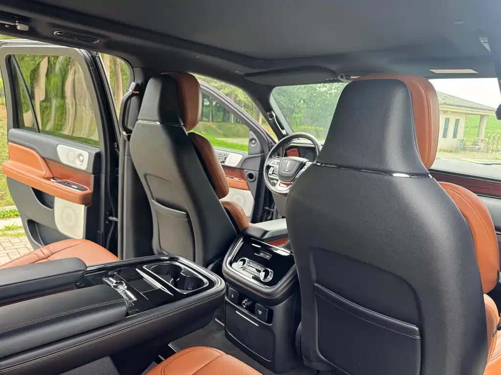Lincoln Navigator — фотографии объявления, Фото 25