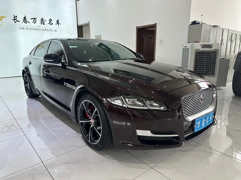 JAGUAR XJ
