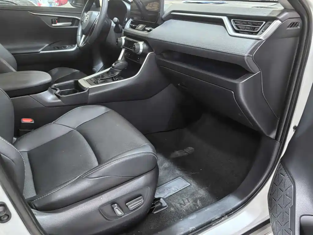 Toyota Wildlander 2023 2.5L E-CVT Luxury