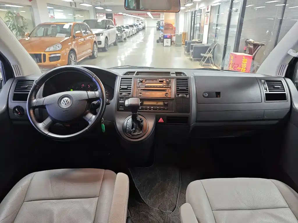 Volkswagen Caravelle 2008 3.2L AT