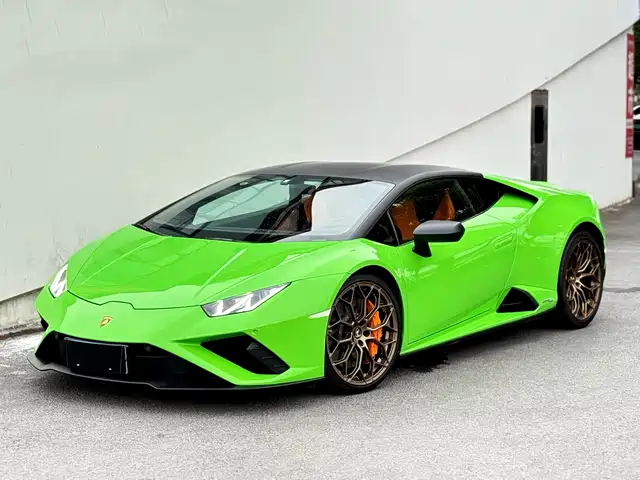 LAMBORGHINI HURACÁN