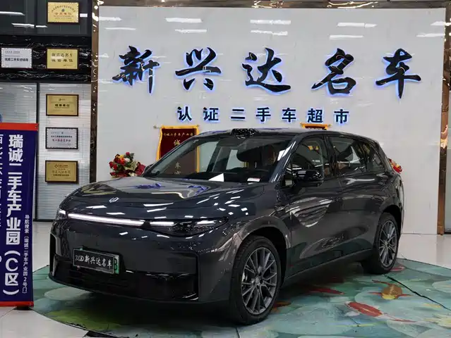 ZERO-RUNNING CAR ZERO RUN C10 2025