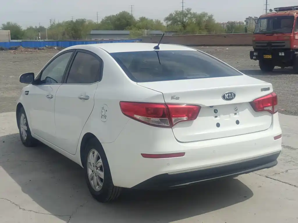 KIA K2