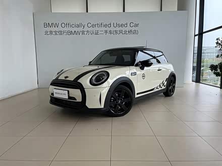 MINI 2022款 1.5T COOPER 艺术家