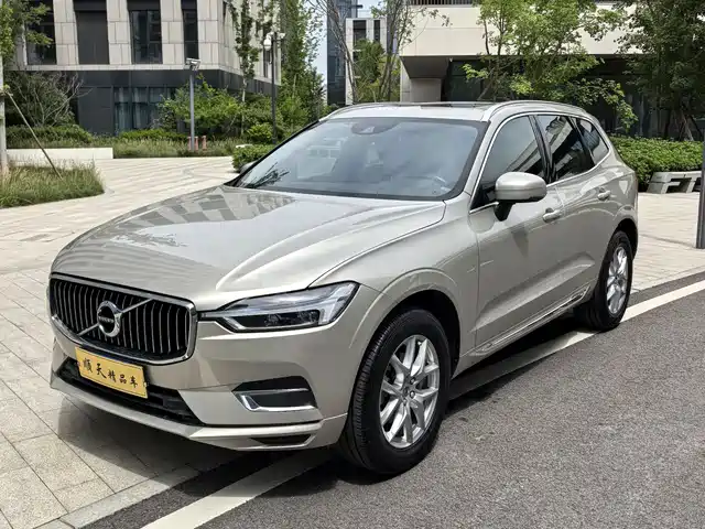 VOLVO XC60 2020