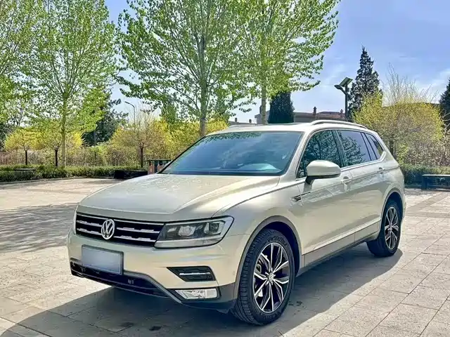 VOLKSWAGEN TIGUAN L 2020
