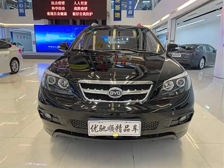 比亚迪S6 2014款 2.0L 手动豪华型 7座