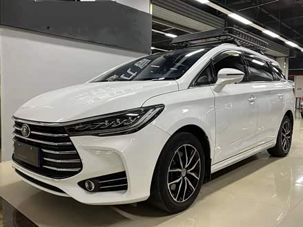 宋MAX 2018款 1.5T 自动智联旗舰型 7座