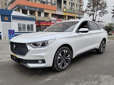 宝骏RC-6 2019款 1.5T CVT 24小时在线旗舰型