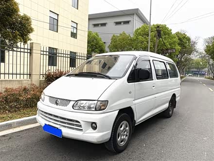 菱智 2011款 Q3 2.0L 7座长轴标准版