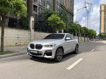 宝马X4 2019款 xDrive30i M越野套装