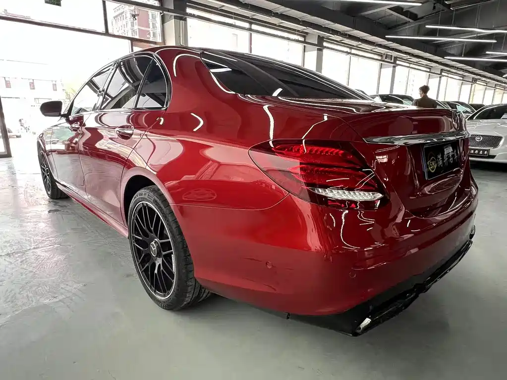 MERCEDES-BENZ E CLASS