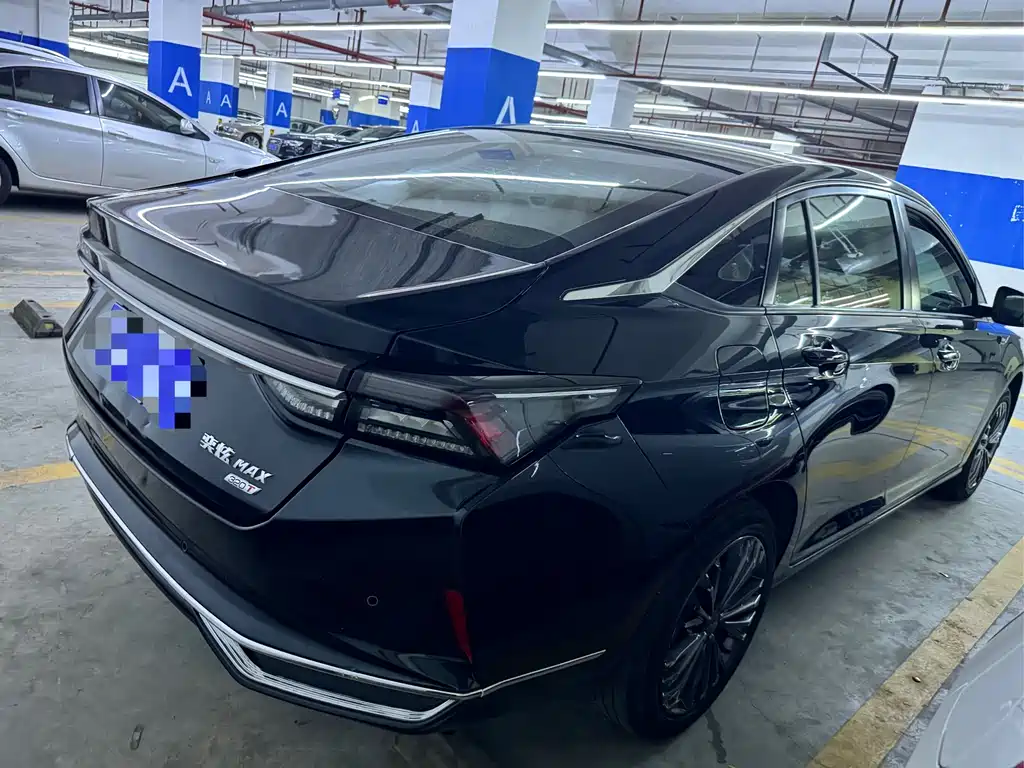 DONGFENG YI HYUN MAX