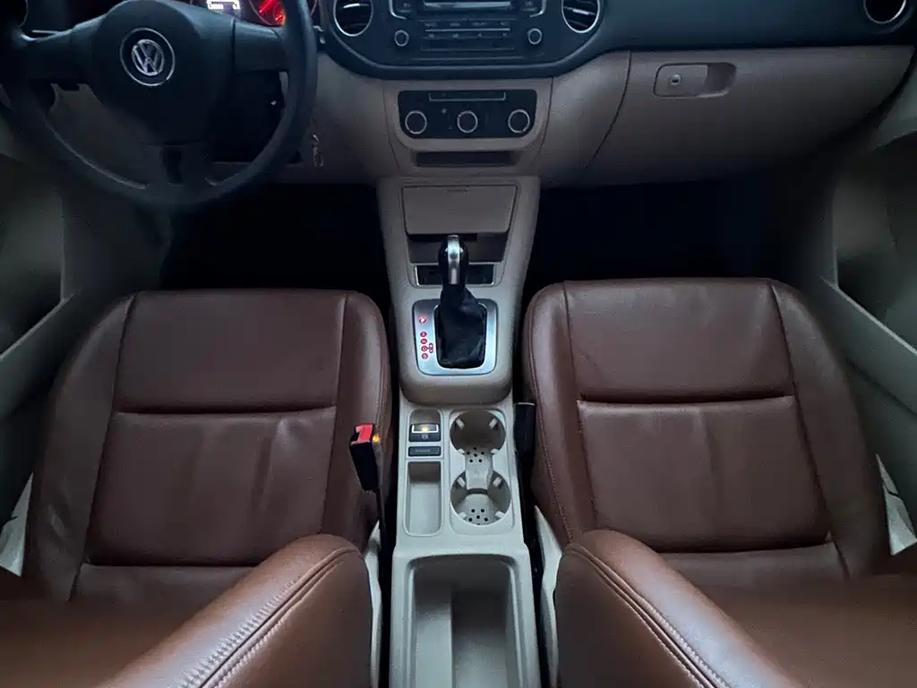 Volkswagen Tiguan 2015 1.8TSI AT