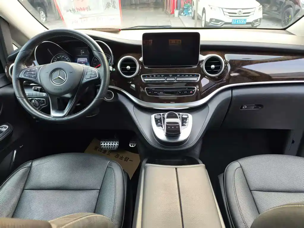 MERCEDES-BENZ V CLASS