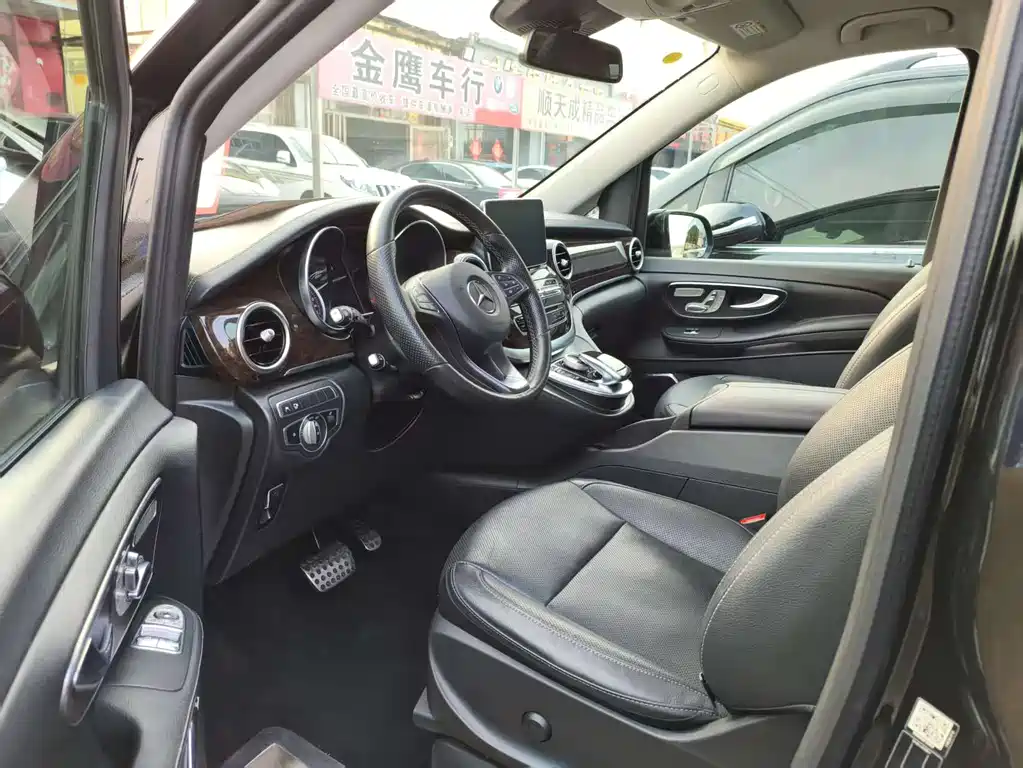 MERCEDES-BENZ V CLASS