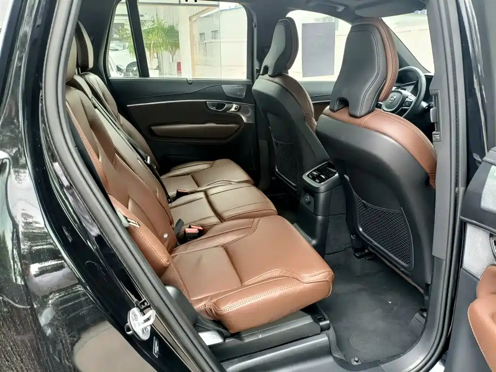 VOLVO  XC90 PLUG IN HYBRID